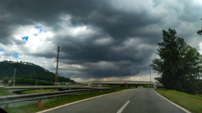 Fomração de chuva temporal